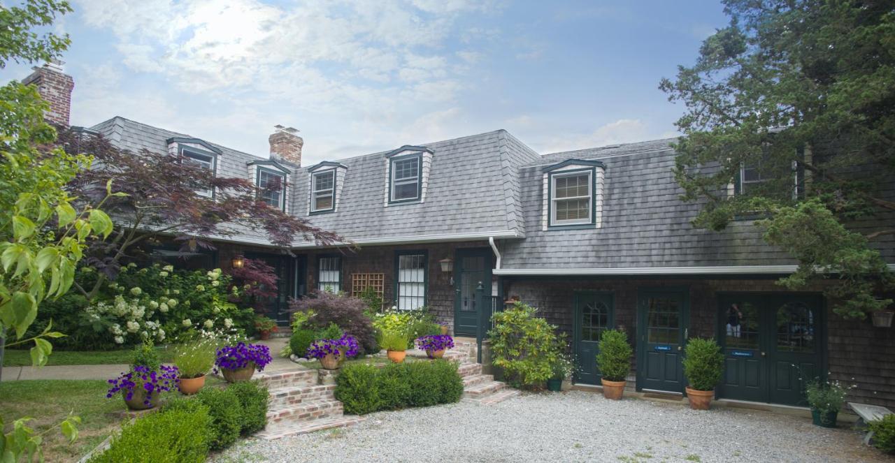 Charles And Charles Mv Bed & Breakfast Vineyard Haven Exterior photo
