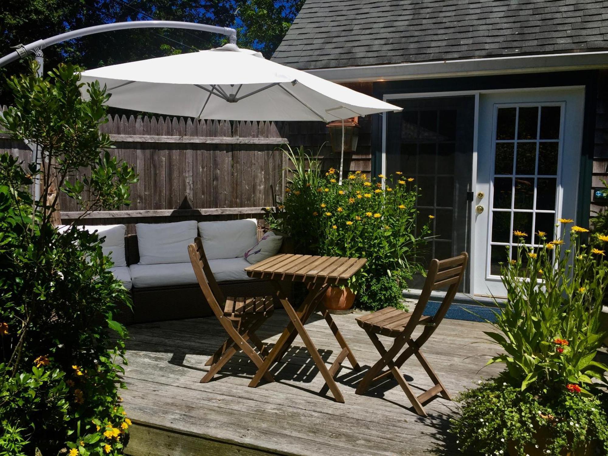 Charles And Charles Mv Bed & Breakfast Vineyard Haven Exterior photo