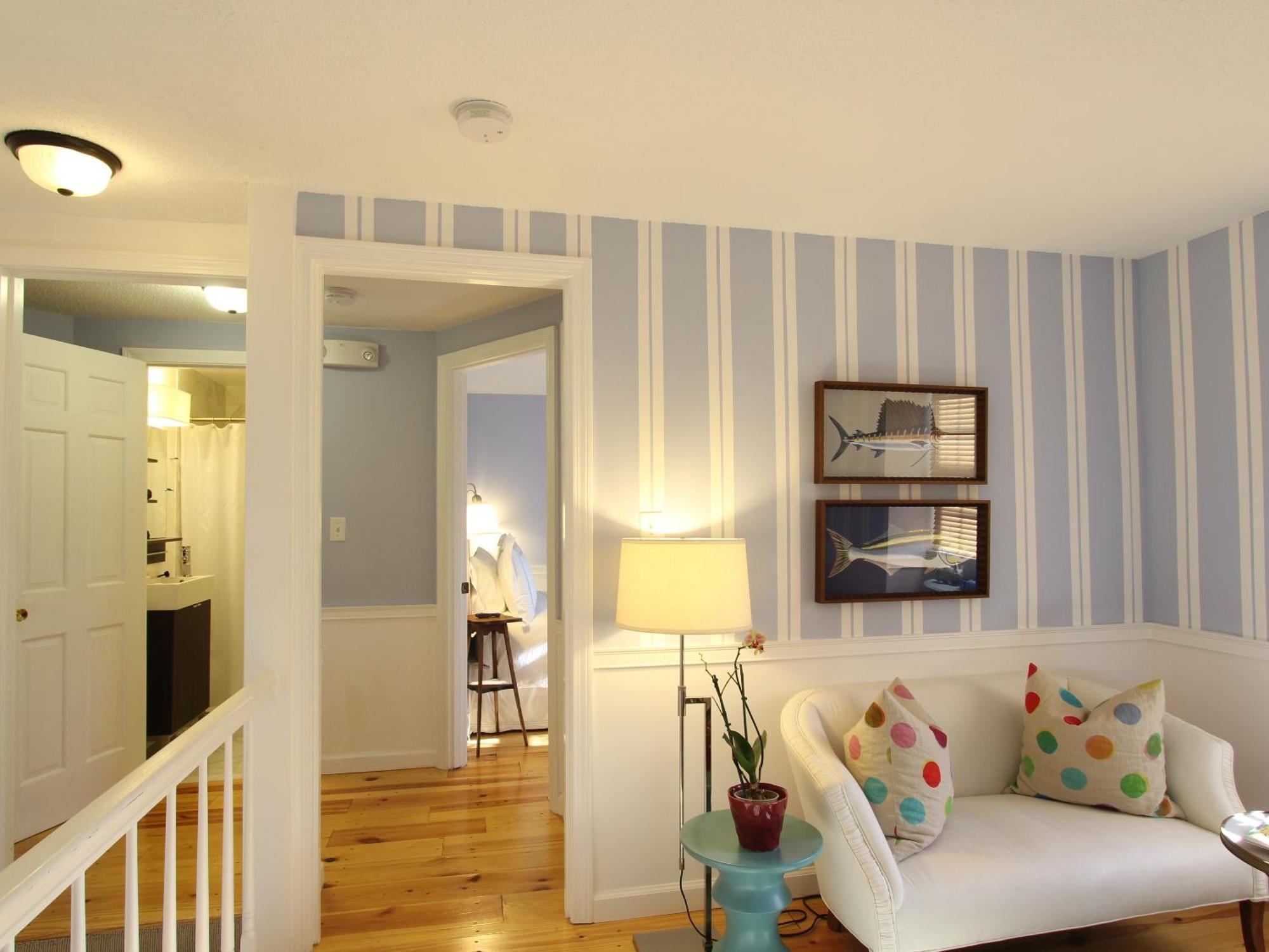 Charles And Charles Mv Bed & Breakfast Vineyard Haven Exterior photo