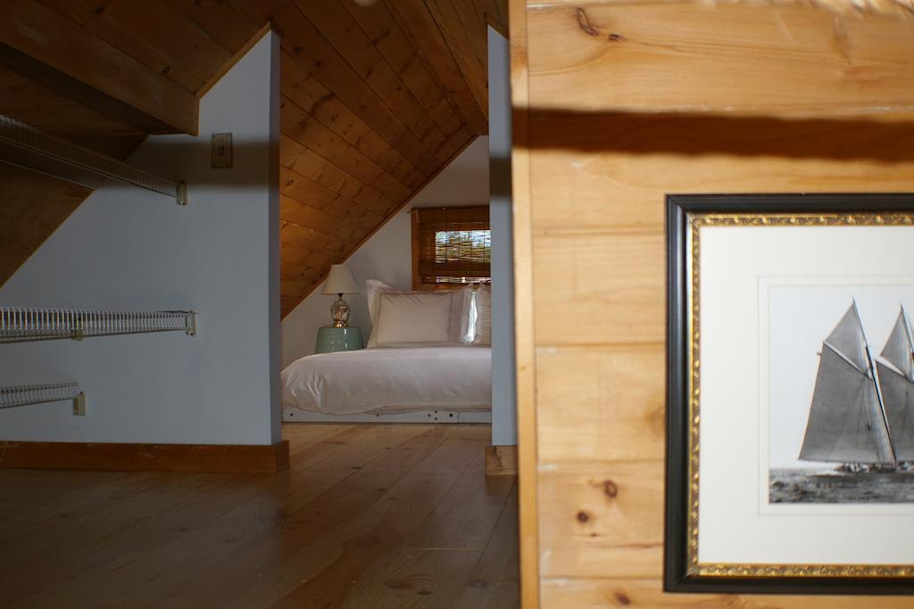 Charles And Charles Mv Bed & Breakfast Vineyard Haven Room photo