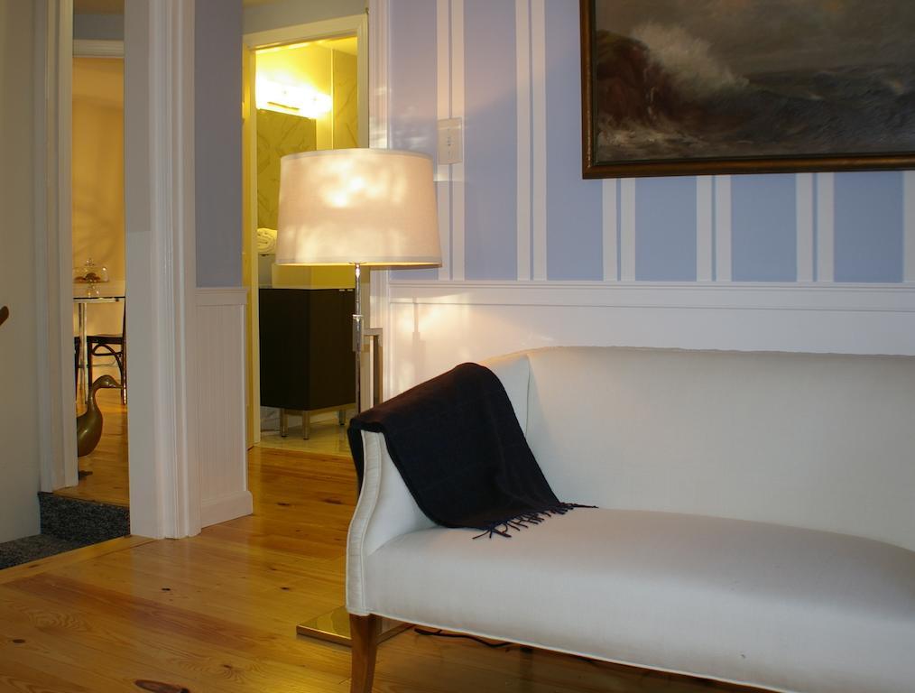 Charles And Charles Mv Bed & Breakfast Vineyard Haven Room photo