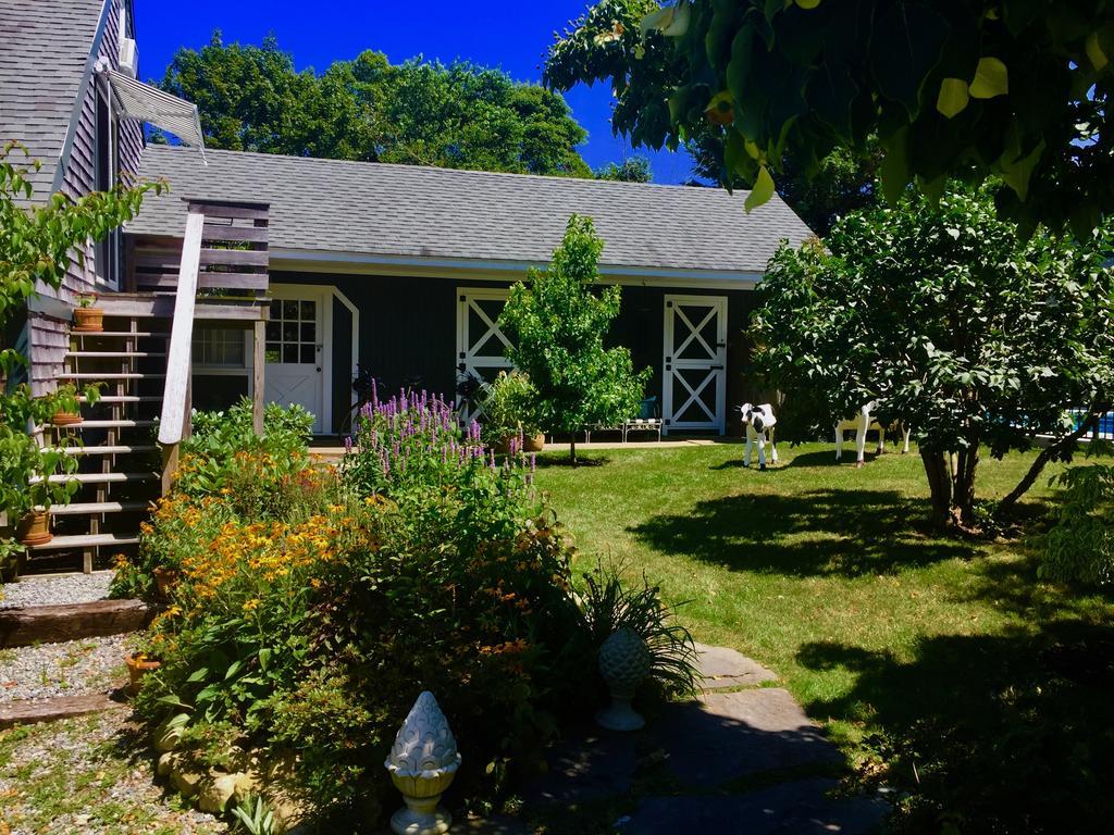 Charles And Charles Mv Bed & Breakfast Vineyard Haven Exterior photo